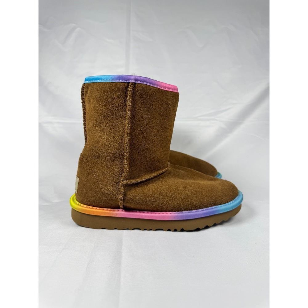UGG Classic Short II Rainbow 1019699K Kids 1 Snow Boots Chestnut Sheepskin Lined